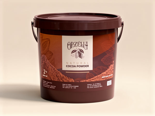 Cacao en poudre Orzelia 2kg est une sélection d'excellence issue des plantations ghanéennes réputées. Avec une teneur en matière grasse de 10-12%